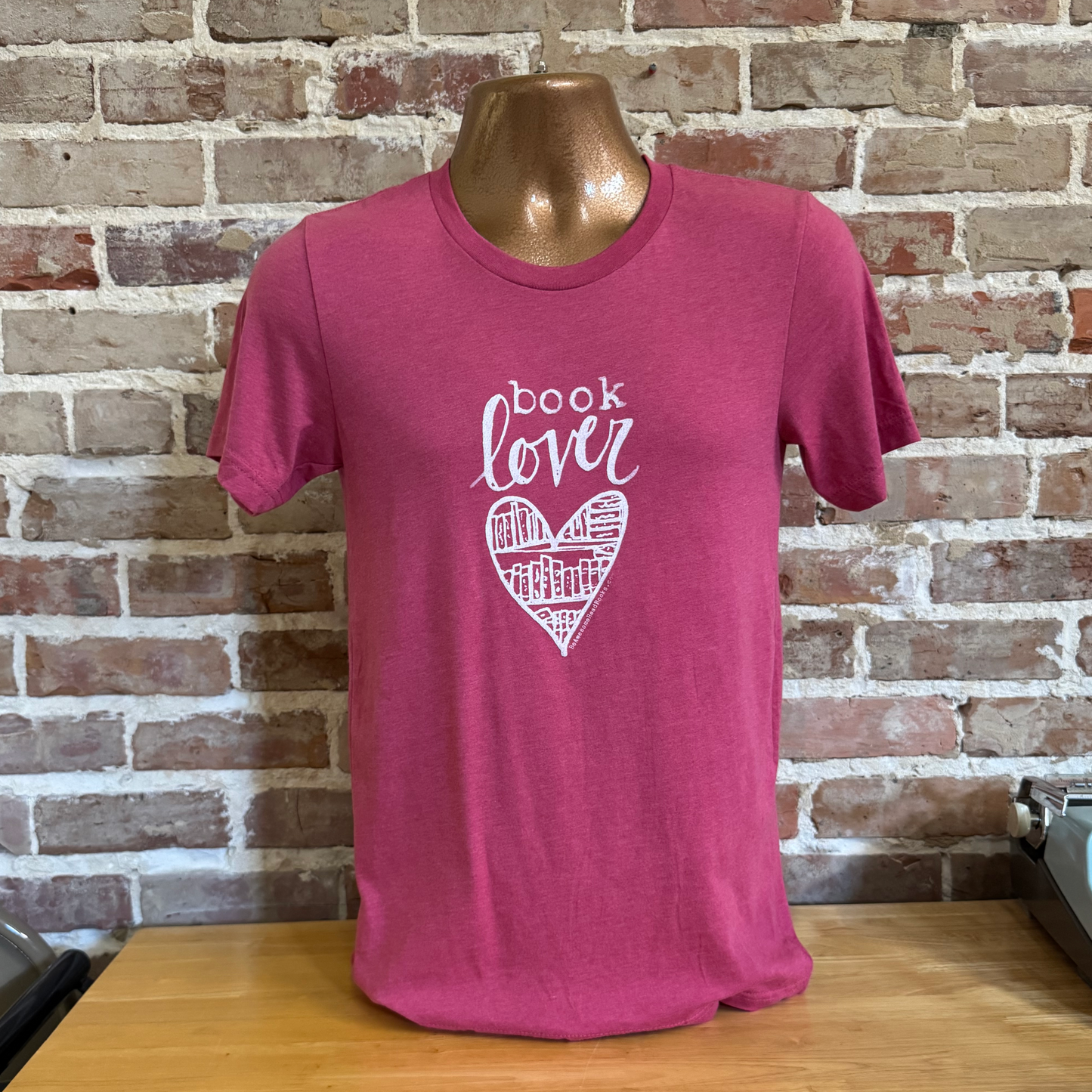 🎁 Book Lover Crewneck T-shirt (100% off)